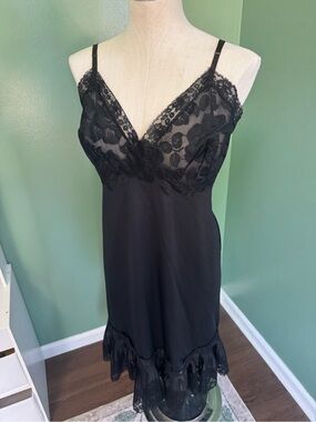 Vintage Women's Black Lace Slip Dress - Elegant Intimates